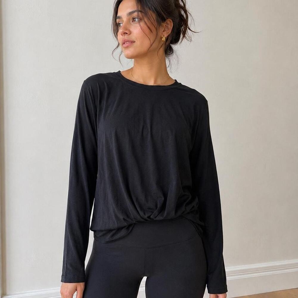 Lululemon black long sleeve top